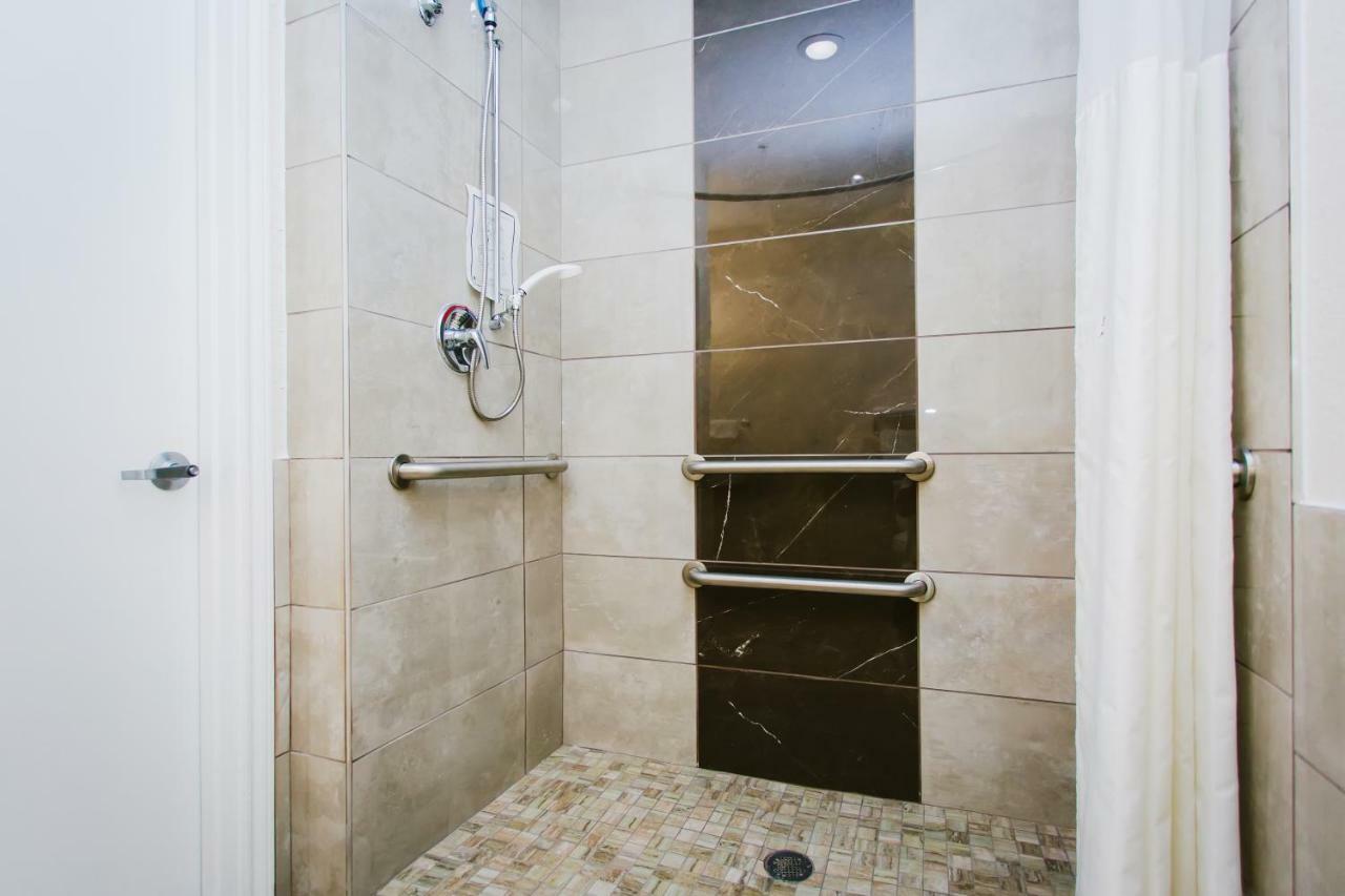 scottish inn&suites Baytown Eksteriør bilde