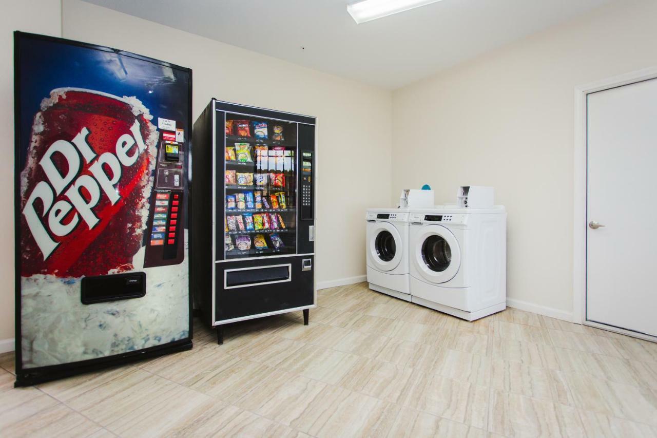scottish inn&suites Baytown Eksteriør bilde